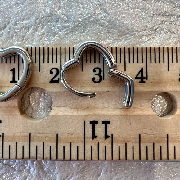 New! White Gold Heart Huggie Hoops. Small heart shaped hoop earrings - Picture 5 of 8